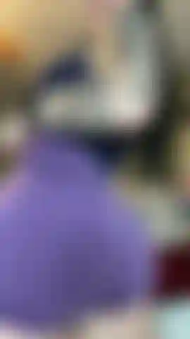 La ragazza della palestra si spoglia e viene.