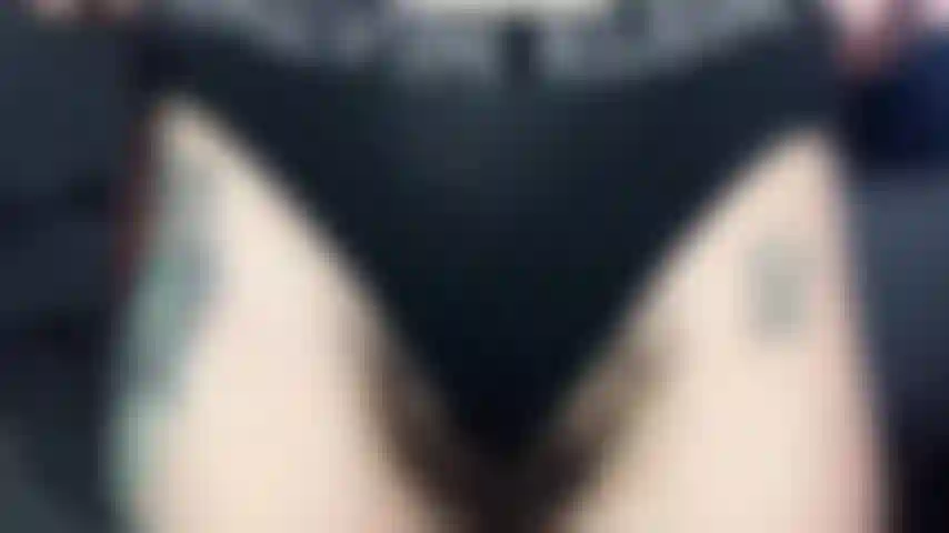 Dea ipnotica adorazione del cespuglio in 4k: è ora di abbandonare la tua vecchia vita e ricominciare da capo. Perditi nel mio cespuglio, sentiti cadere più profondamente sotto il mio incantesimo, illumina la tua mente con l'impulso di compiacere.