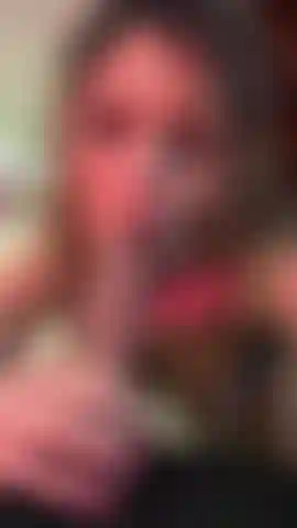 Succhio il mio dildo da 8 pollici.