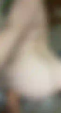 Il culo nudo rimbalza e twerk.