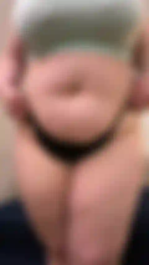 Mi tolgo il vestito da cam.