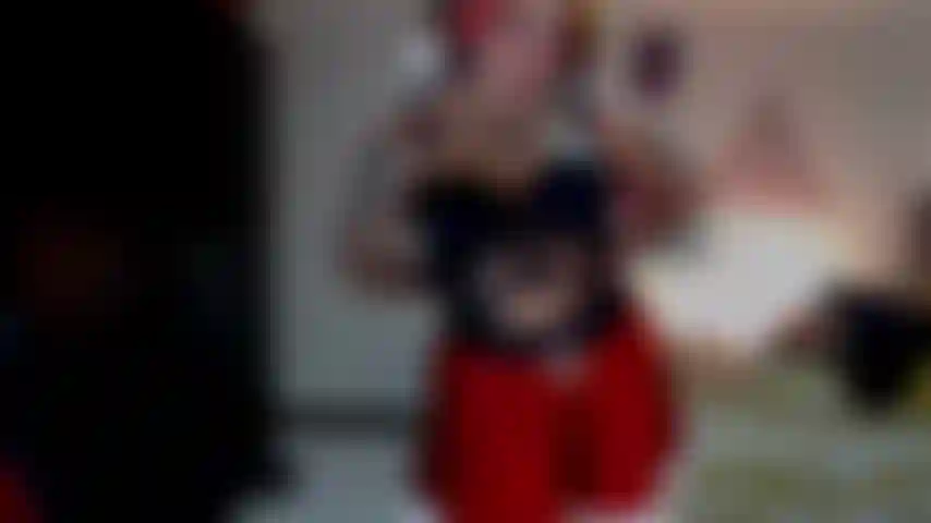 Un regalo per i miei amori, mi scopo la figa e il culo.