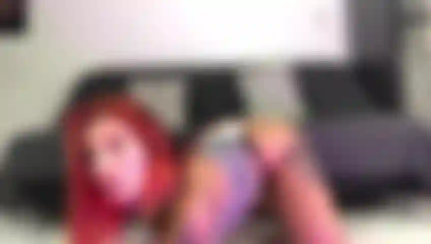 Voglio mostrarti la mia figa e come te la strofino.