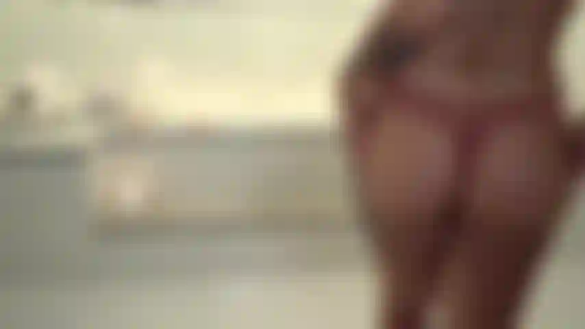 Unisciti a me per fare un bagno delizioso.