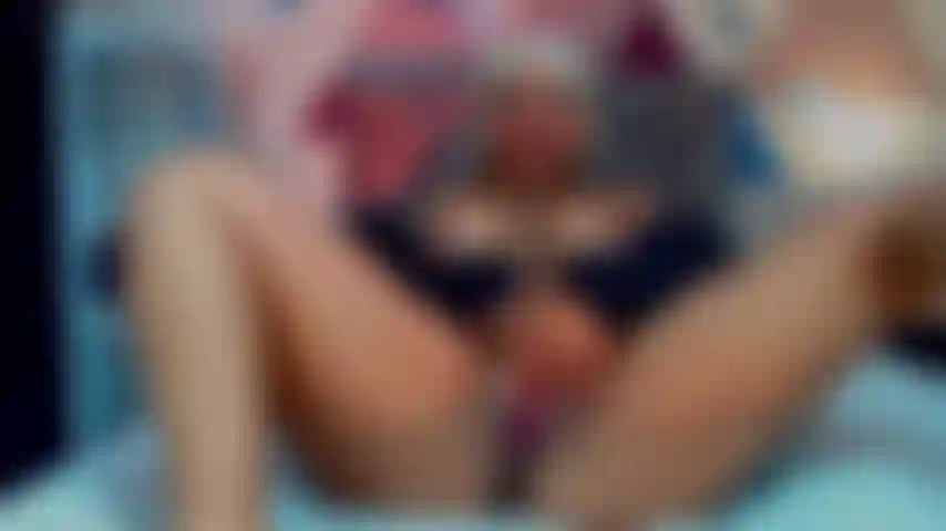 Guardami scopare la mia figa molto calda e la mia pecorina.