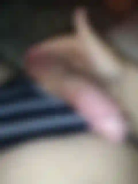 Schiaffeggiami per papà mentre indossi un perizoma.