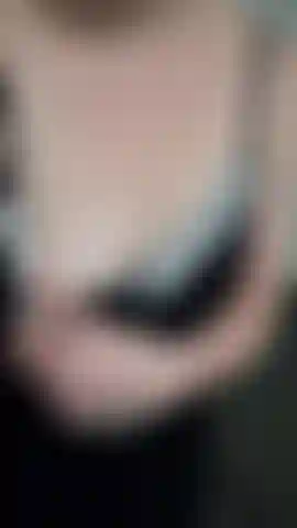 Mi riempio di mutandine e mi masturbo nel mio corridoio!!!