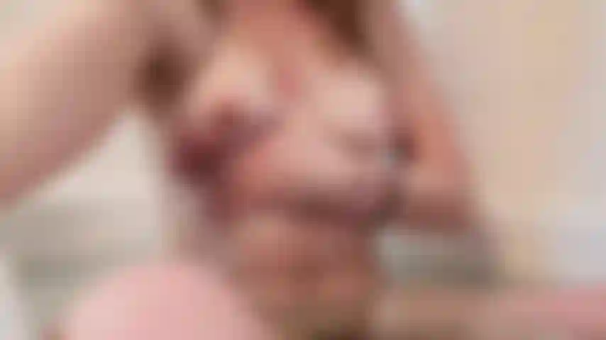 Mi tocco nella vasca da bagno!