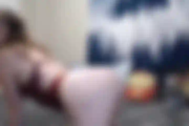 Sto solo scuotendo il mio sedere succoso per te :).