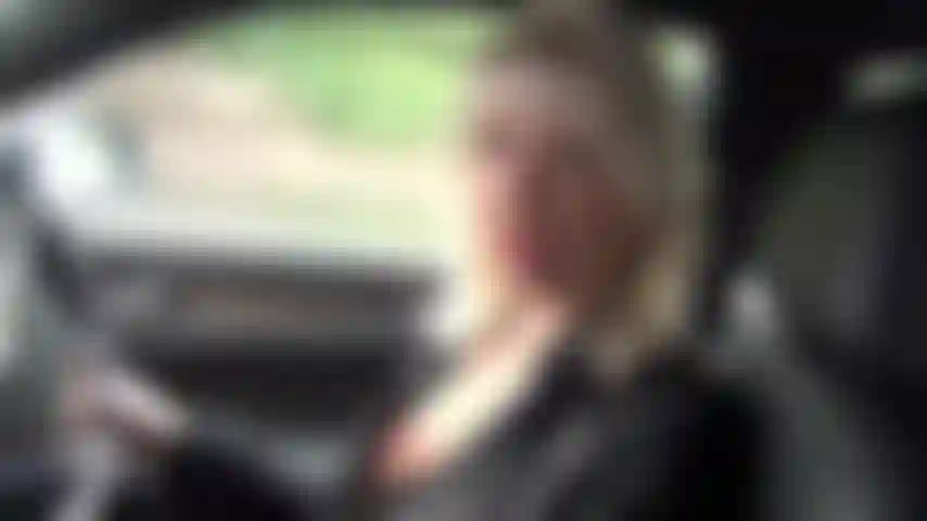 Seduco il mio dottore facendo sesso anale con me.