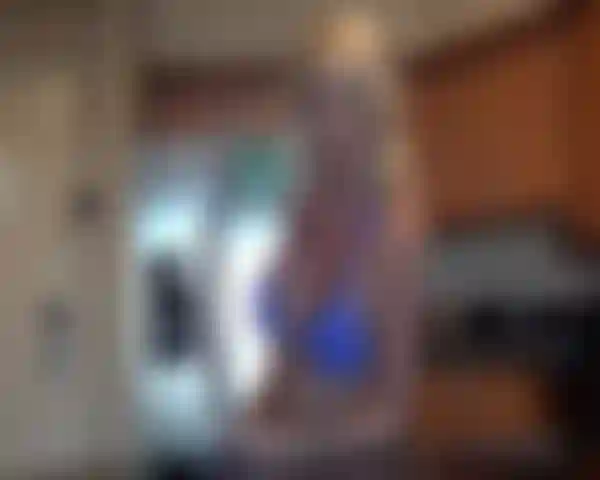 Pompino e demo deepthroat, tirando fuori le mie tette oleose e ingoiando sperma!