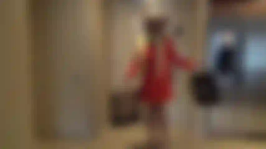 I piedi adorano i miei piccoli piedi e mi toccano la figa.