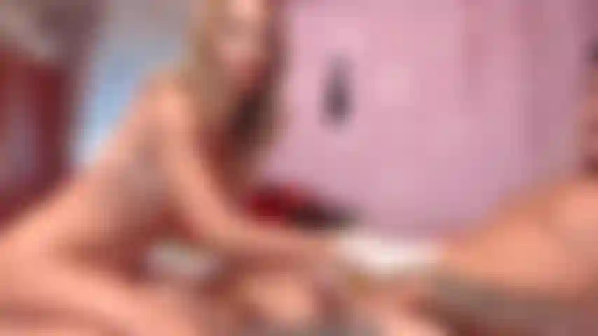 Guanti medici, sega con preservativo 2 eiaculazioni.