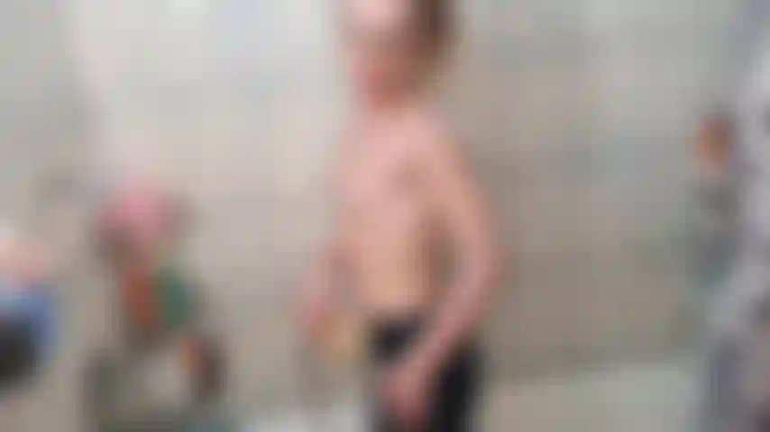 jeans fetish, wet jeans, pussy finger thru jeans