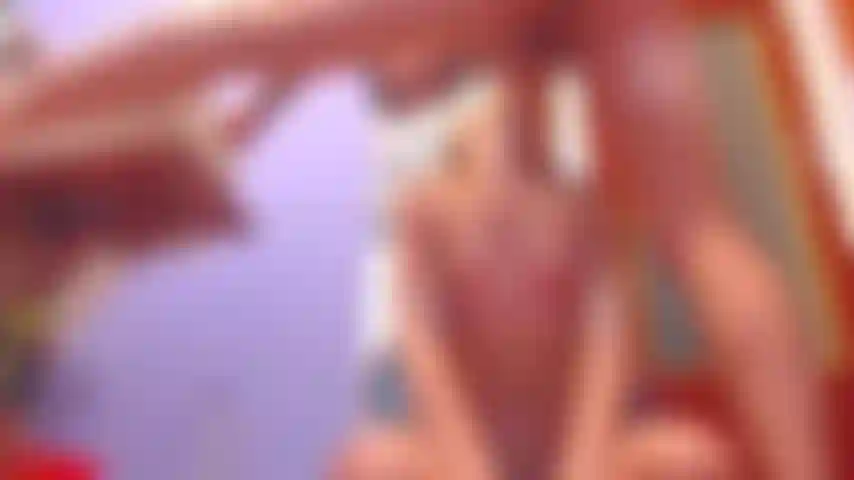 Facefuck sbavoso e ingoio di sperma.