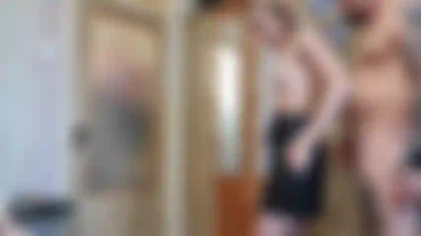 LEATHER HANDJOB CUM SMOKIG