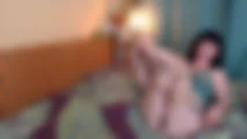 Per le troie che indossano calze.