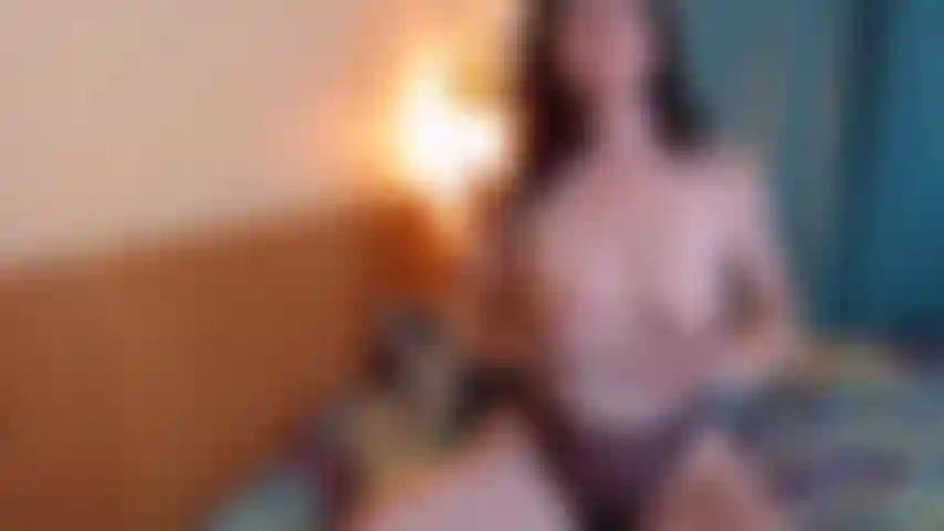 Cei: buoni propositi per il nuovo anno, colpisci di più, sborra di più! Mangia più sperma!! Mentre mi guardi toccarmi la clitoride sotto le mutandine! Cumming mentre ti guardo mangiare il tuo grosso carico cremoso! Yum!