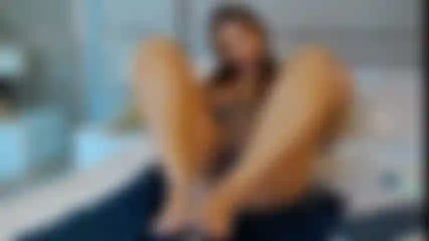 How hot a hard, veiny cock feels on the soles of my feet! .
Would you like to feel my soft soles massaging your cock?