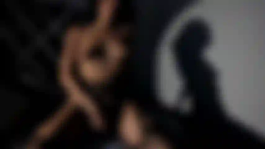 Masturbazione nell'ombra.