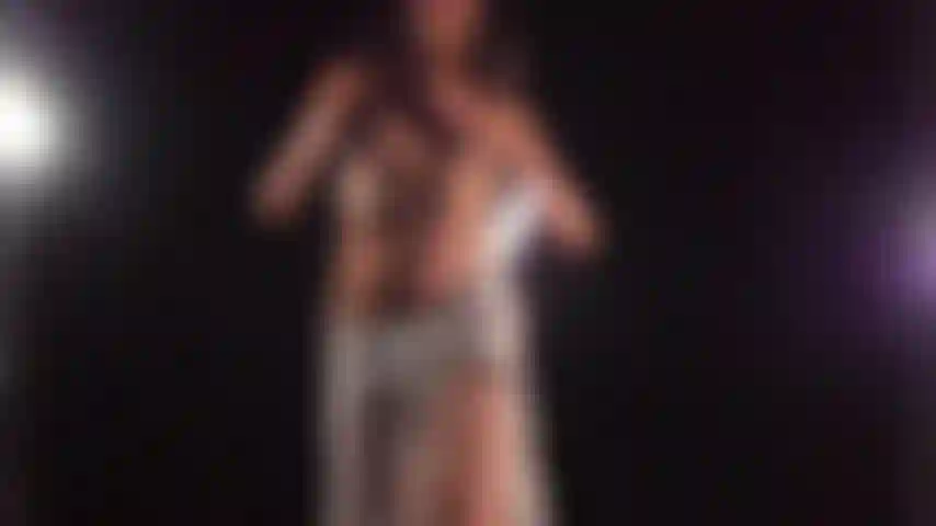 Striptease e gemiti.