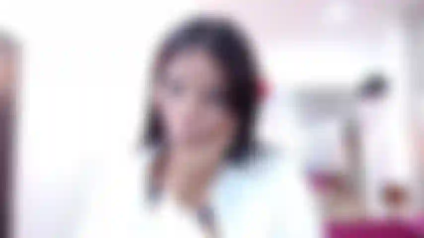 Un dolce pompino con una bellissima latina.