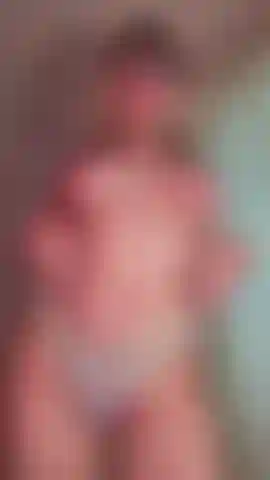 La tua matrigna ti seduce - sei pazzo del corpo della tua matrigna, del suo seno e delle sue curve, vero….