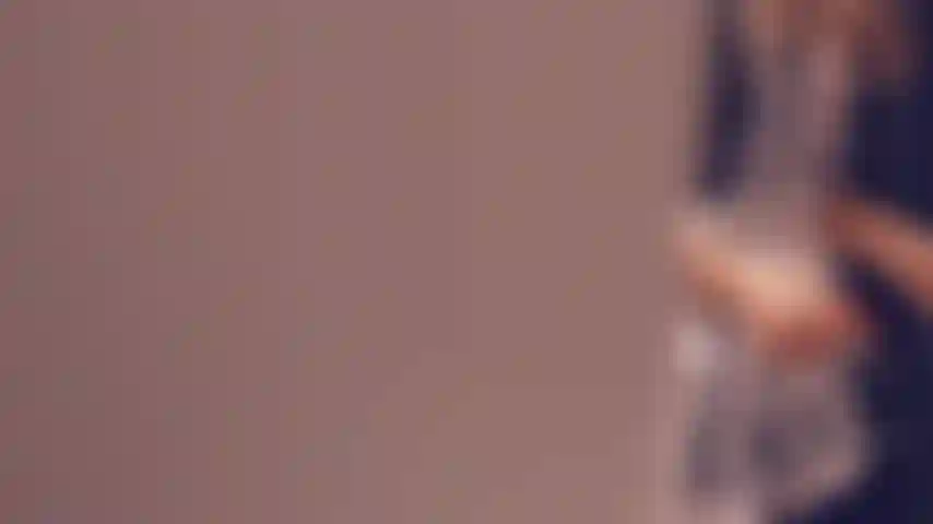 È un video professionale con una donna sexy e sexy! Right riguarda me.