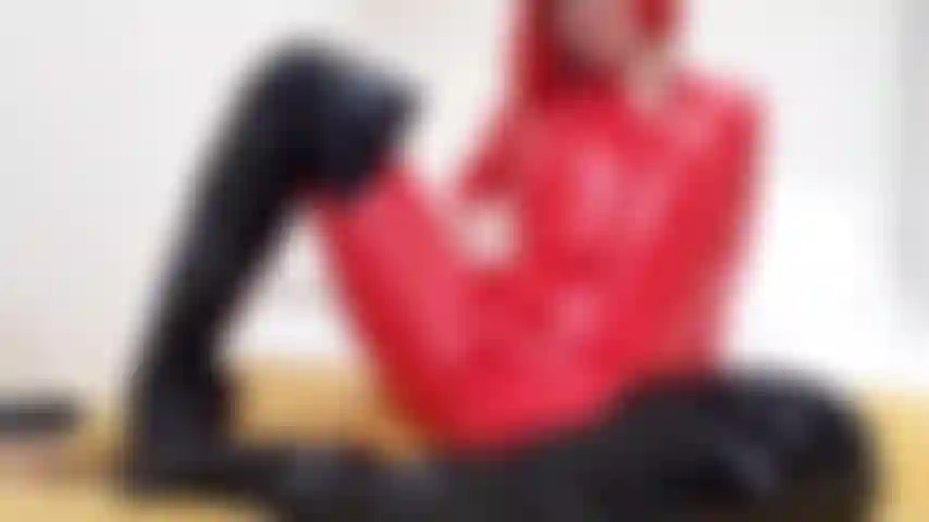 Il pvc e gli stivali adorano il bbc, il dildo gape, il feticismo dei piedi.