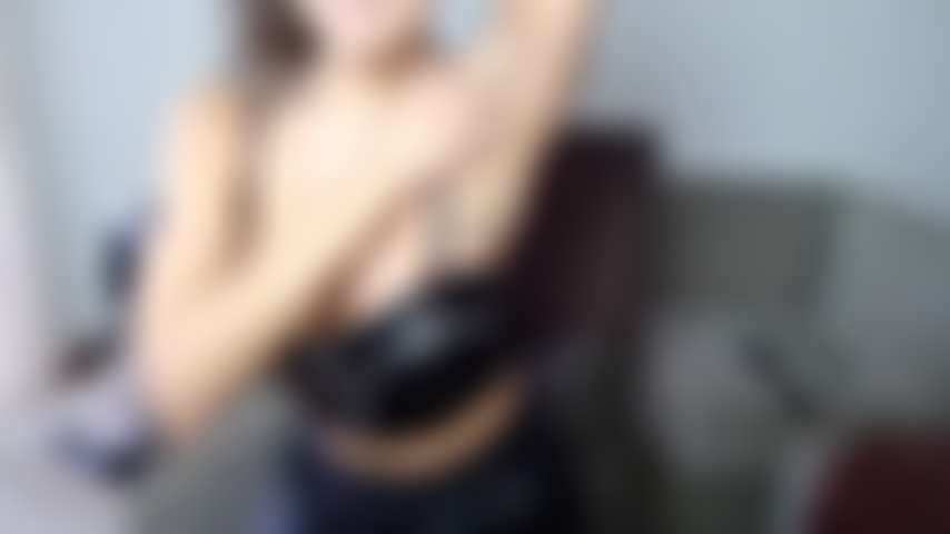 Leccami le ascelle con un top in pelle.