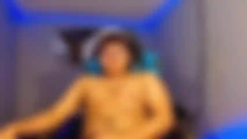 Lecco il tavolo con il mio sperma.