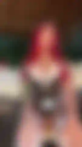 Una cameriera ti ha fatto schizzare in faccia.