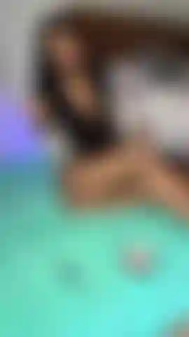 Fumo sigarette, due alla volta, fumo dal naso e mi succhio le dita allo stesso tempo!