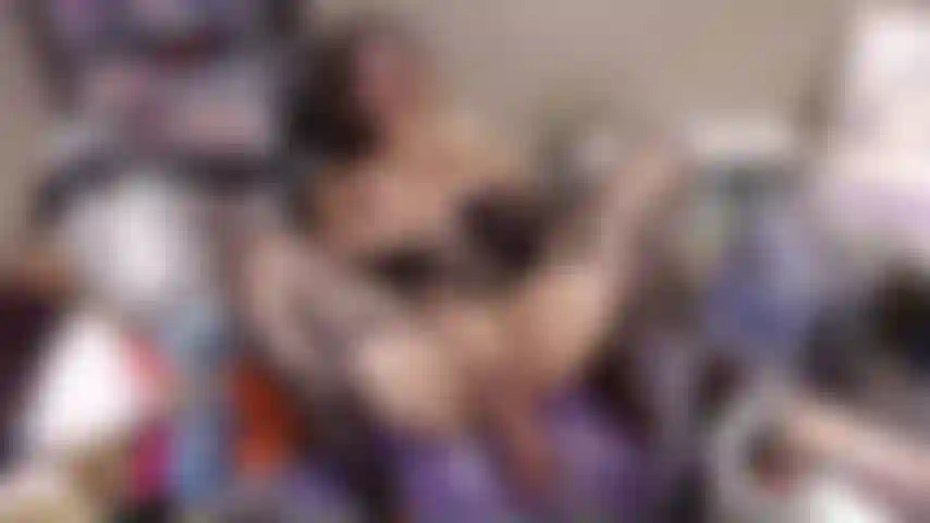 Controlla la mia macchina del sesso e fammi squirtare.