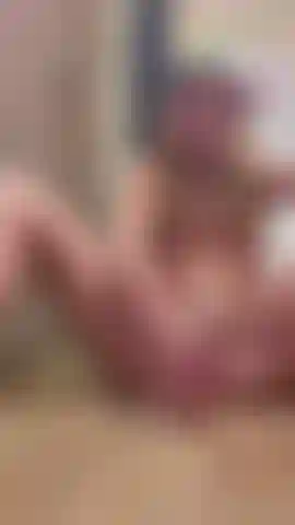Ho tirato fuori uno dei miei giocattoli preferiti per questa occasione: tanto stuzzicamento, energia giocosa e uno show fatto apposta per i miei vip.