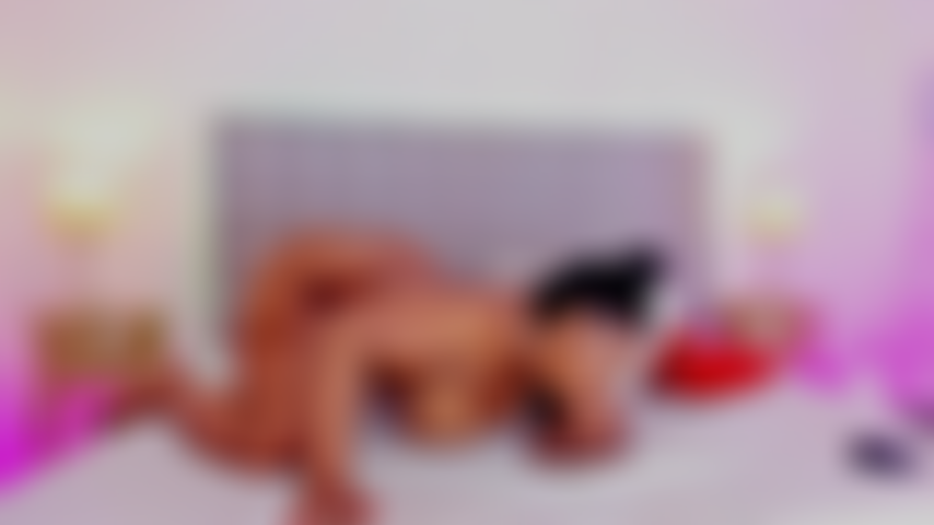 Ti bagnerò il cazzo con la mia bocca e poi ti cavalcherò!!