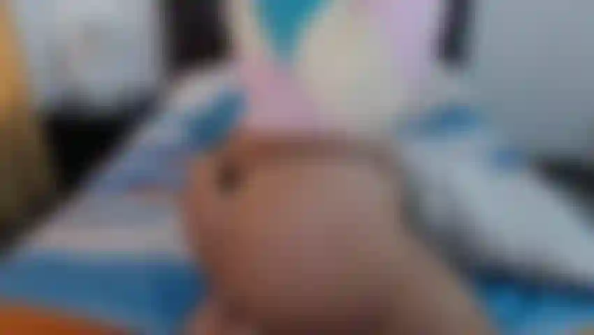 Qui mi sento arrapata e aspetto un bel gioco.
