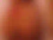 Aspetto che tu venga qui goditi questo culo caldo pronto per giocare così duro e profondo.