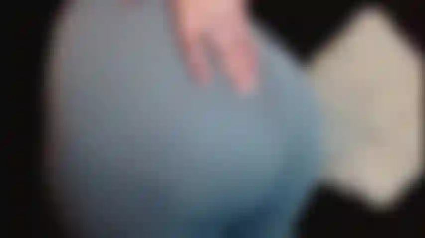 Vengo in pantaloni da yoga.