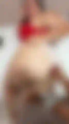 Lei sta dormendo, si eccita moltissimo, voglio penetrarla.