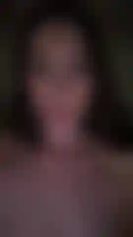 Tette lattiginose che spruzzano il latte materno.