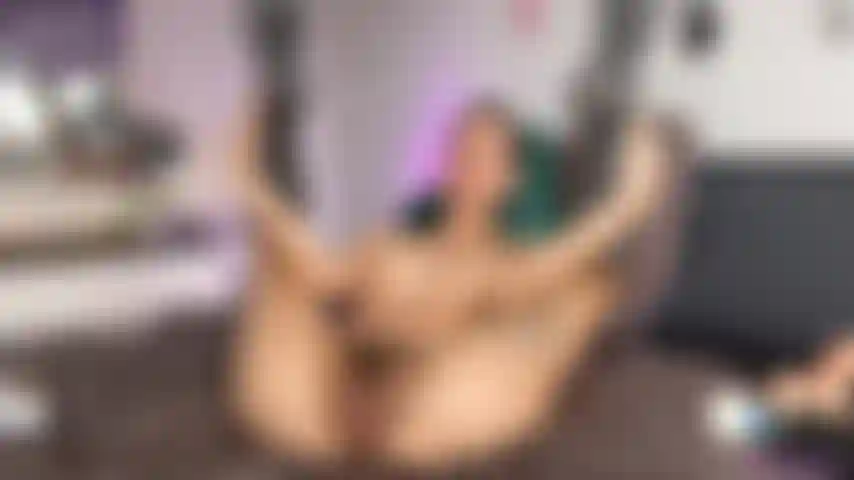 13. Che spalma e implora lo sperma.