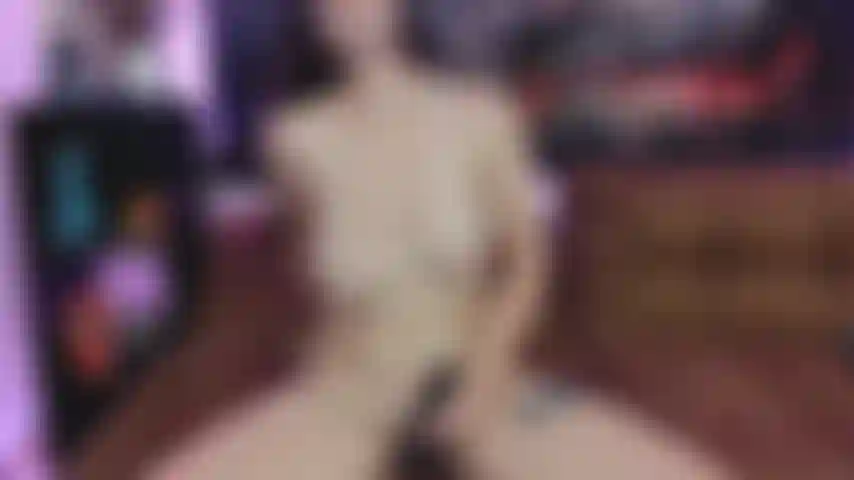 Mermaid cavalca un cazzo e usa la bacchetta magica finché non viene dappertutto!