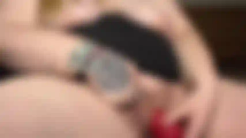 Lunga masturbazione ravvicinata con intenso orgasmo.