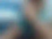 Cavalco un grosso dildo con un vibratore.