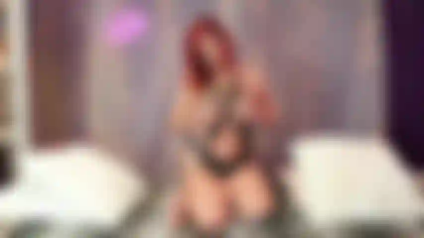 Una cowgirl al contrario con il mio grosso dildo.