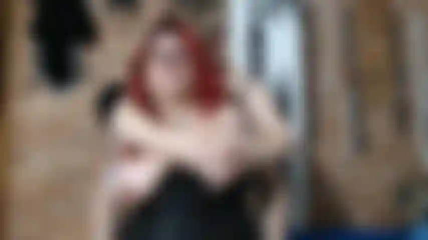 Leah gioca con le grandi tette di mara.