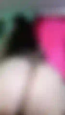 Pawg latina che twerka e si scopa la figa.