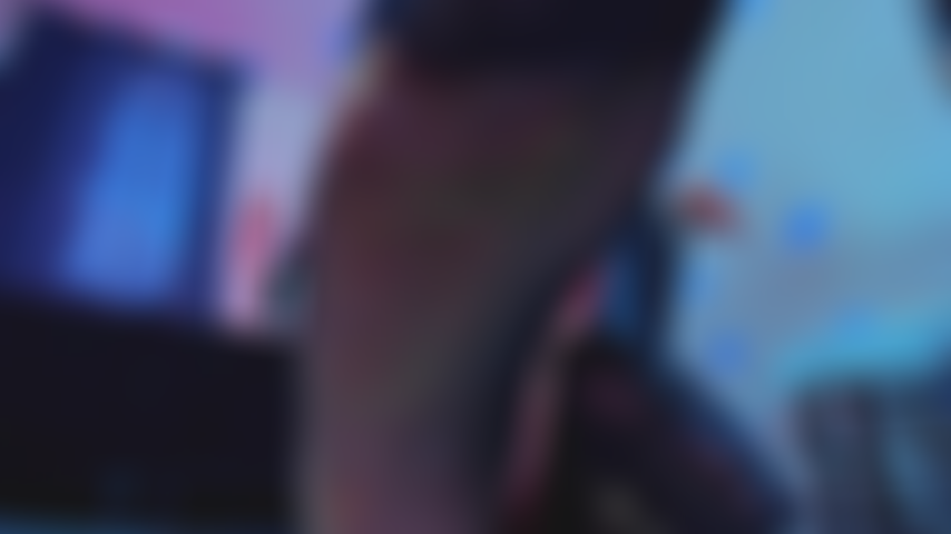 Faccio footjob con nylon.