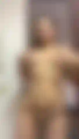 Ho dovuto nascondermi per scopare la mia figa.